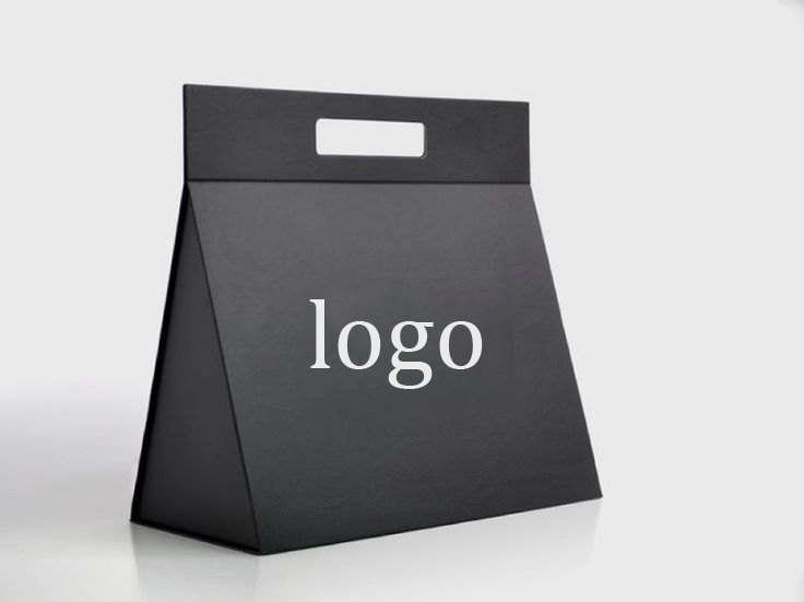 Eco-friendly Triangular Paper Bags with Magnetic Closure