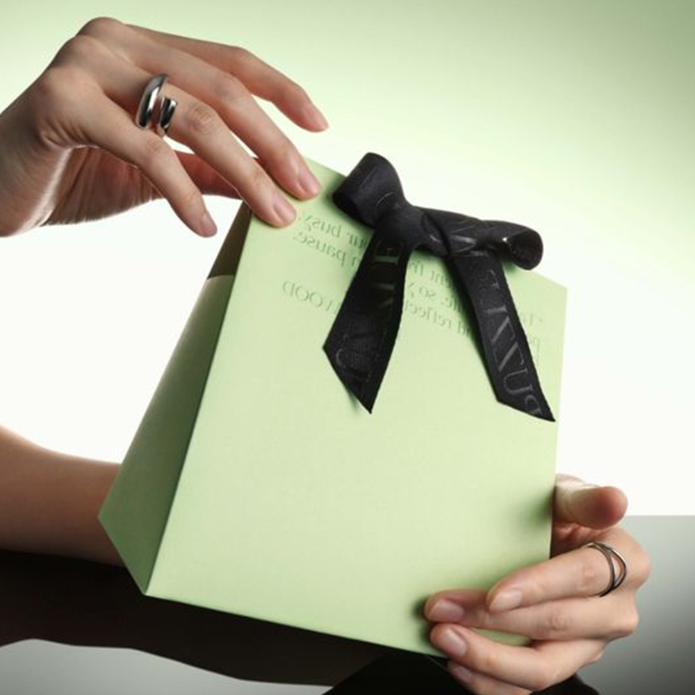 Custom Printed Cosmetic Packaging Bags With Aluminum Foil Logo